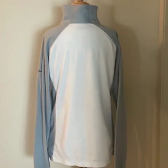 EUC~Woman’s Columbia Medium Sized 3/4 Zippered Gray/White Long Sleeve Fleece - Picture 3 of 6
